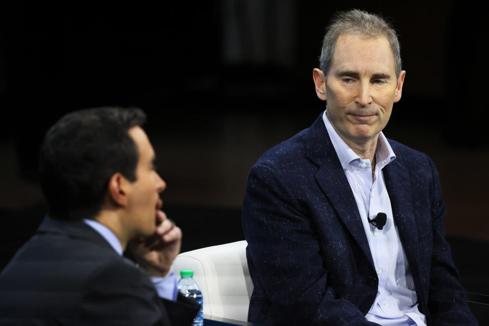 Amazon-CEO Andy Jassy hatte Kosteneinsparungen bekannt gegeben. - Copyright: Michael M. Santiago/Getty Images