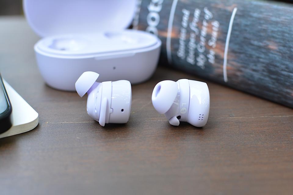 <p>Smaller earbuds offer a better fit and improved comfort.</p>
