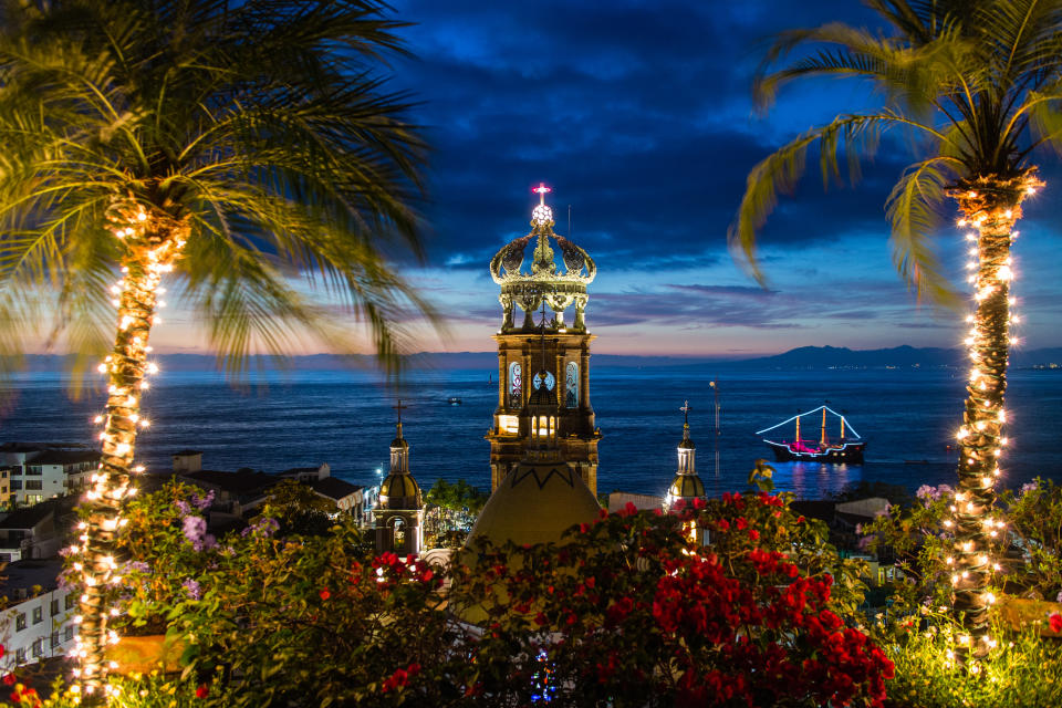 Vista de la Catedral de la Virgen de Guadalupe en Puerto Vallarta. Foto: Getty Images