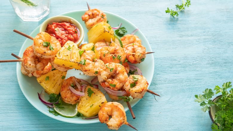 Pineapple-shrimp kebabs and sauce