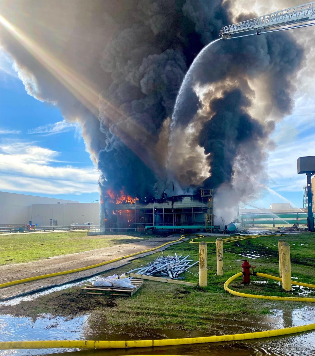 Just after 9:30a.m., Caddo Fire District 3 with mutual aid from CFD 4 and SFD responded to a fire in the old General Motors plant in the 7600 block of Antoine Blvd. Signal 51 Group is a 501(c)(3) non-profit, volunteer organization that supports the Shreveport Fire Department and the surrounding Caddo Parish Fire Districts.