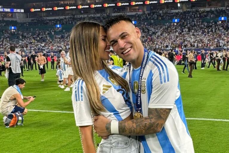 Lautaro Martínez con su mujer, Agustina Gandolfo, tras los festejos de la final. Foto/Instagram: @agus.gandolfo