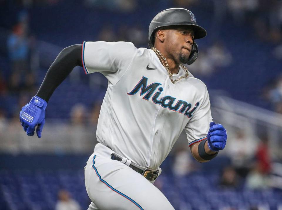 Miami Marlins right fielder Jorge Soler (12) runs towards first base after hitting a double in the third inning against the Washington Nationals at loanDepot park in Miami on Tuesday, June 7, 2022.