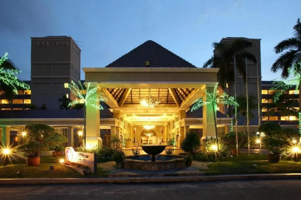 Corus Paradise Resort Port Dickson: 2D1N Stay at Superior Room (Breakfast & Dinner). (Photo: Klook SG)