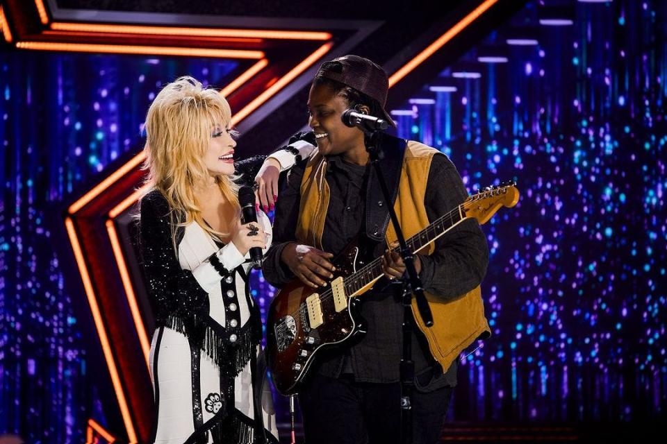 Joy Oladokun and Dolly Parton, onstage, "Dolly Parton's Pet Gala"