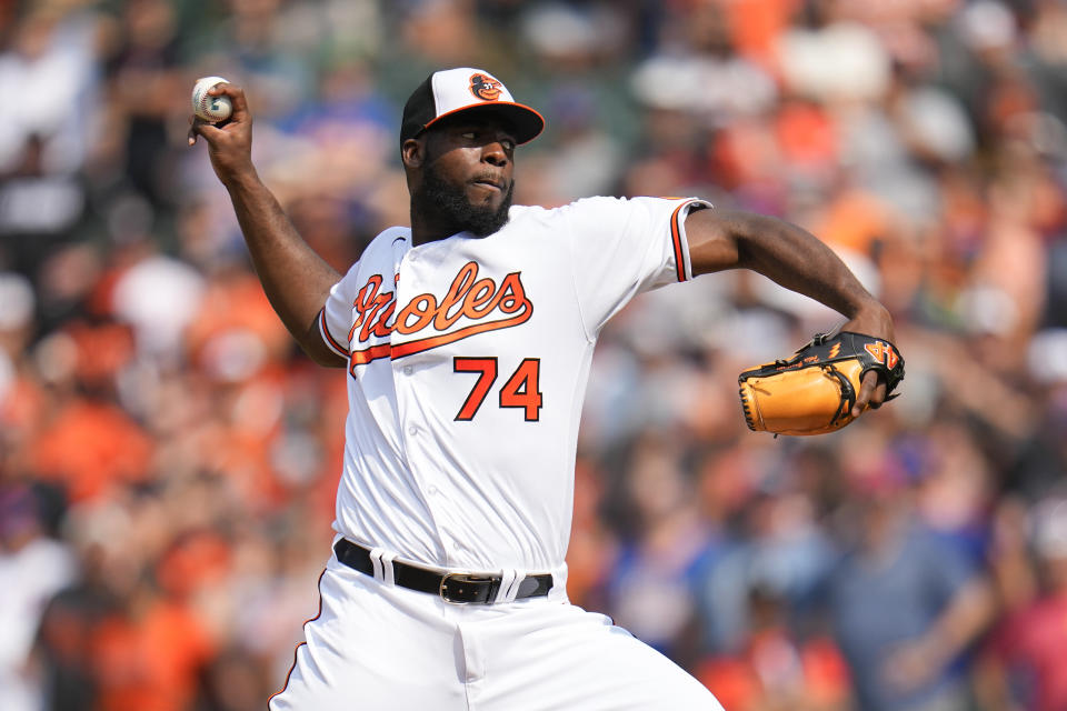 FILE -Baltimore Orioles relief pitcher Felix Bautista throws a pitch during the ninth inning of a baseball game between the Baltimore Orioles and the New York Mets, Sunday, Aug. 6, 2023, in Baltimore. Baltimore’s Félix Bautista was a unanimous winner of the Mariano Rivera American League Reliever of the Year Award and Milwaukee’s Devin Williams won the Trevor Hoffman National League honor on Wednesday, Nov. 29, 2023. (AP Photo/Julio Cortez, File)