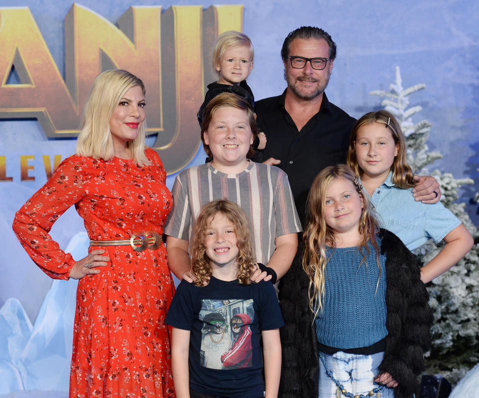 tori-spelling-family