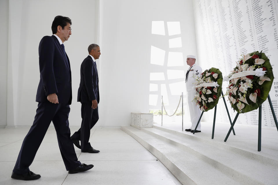 Japan’s Prime Minister Abe visits Pearl Harbor memorial on Hawaii trip