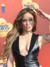 Jennifer Lopez durfte nicht nur die Auszeichnung für den besten Song ('On My Way' aus 'Marry Me') entgegennehmen, sondern wurde auch mit dem...