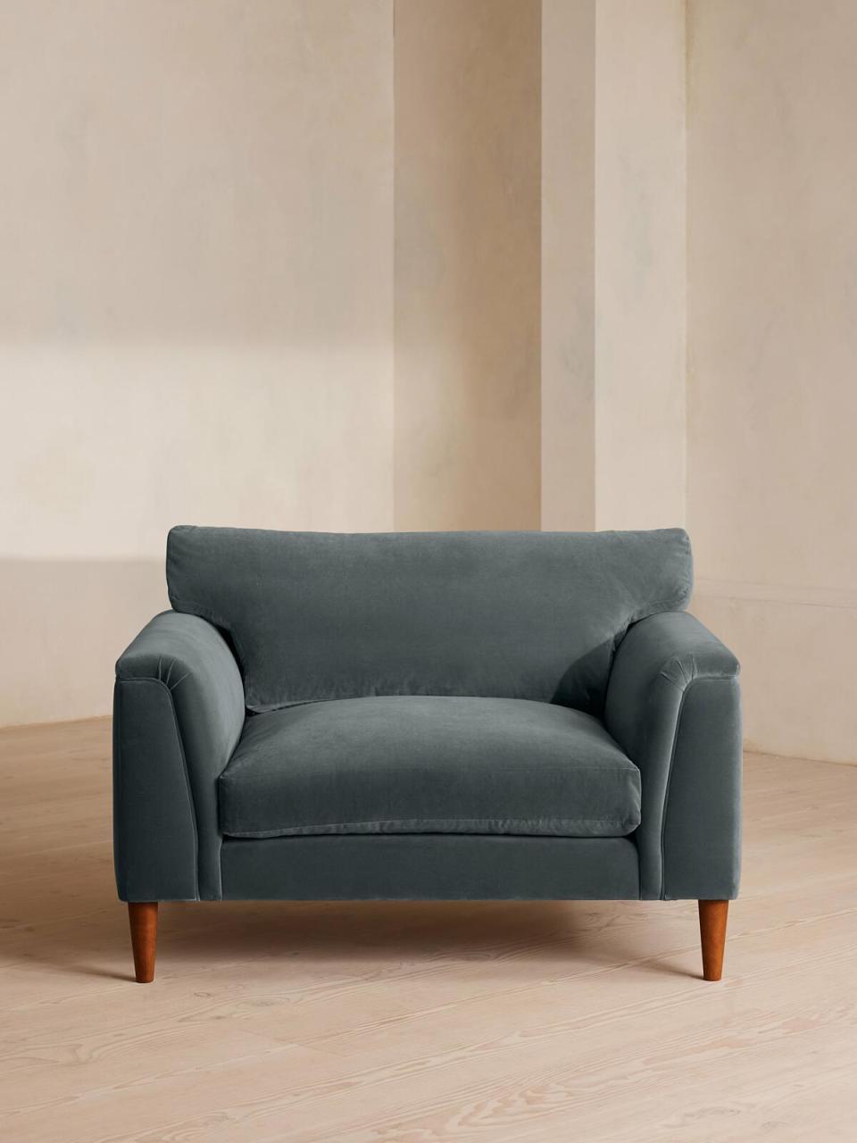 <p><a href="https://go.redirectingat.com?id=74968X1596630&url=https%3A%2F%2Fwww.sohohome.com%2Fus%2Fproducts%2Freya-loveseat-velvet%2F702751943&sref=https%3A%2F%2Fwww.esquire.com%2Flifestyle%2Fg40875333%2Fbest-reading-chairs%2F" rel="nofollow noopener" target="_blank" data-ylk="slk:Shop Now;elm:context_link;itc:0;sec:content-canvas" class="link ">Shop Now</a></p><p>Reya Loveseat</p><p>sohohome.com</p><p>£2495.00</p>