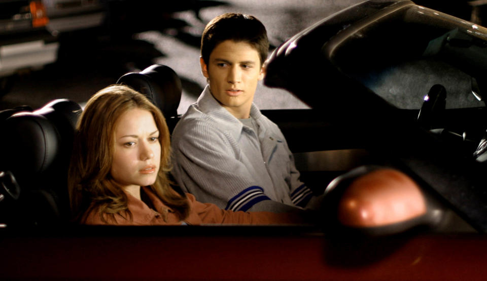 ONE TREE HILL, Bethany Joy Lenz, James Lafferty, 'The Games That Play Us',  (Everett Collection)