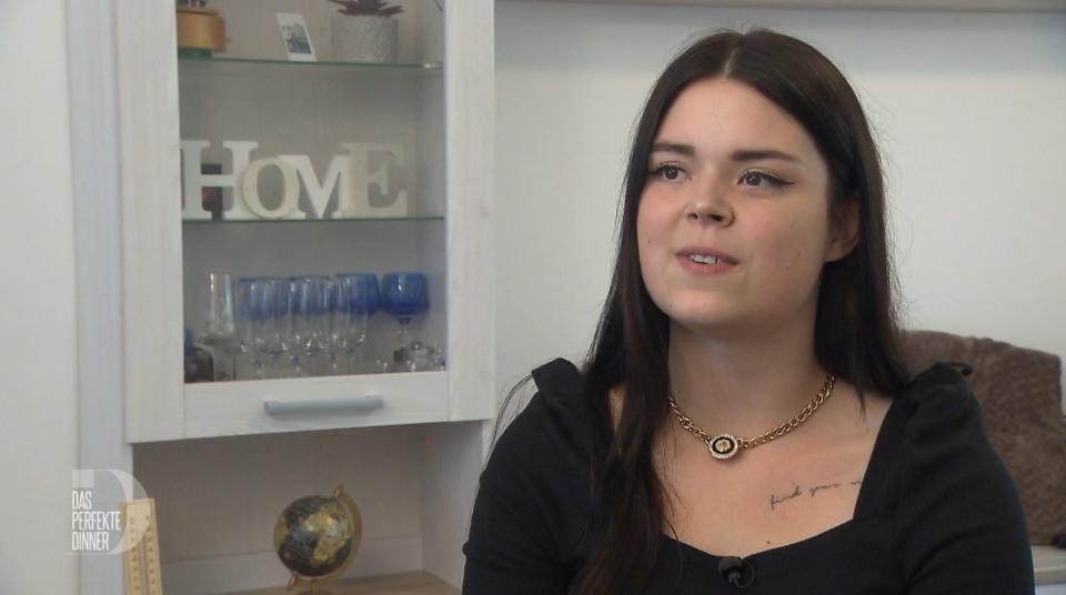 "Beim Probekochen war alles viel besser": Jenny (22) aus Lübeck stellt ihr Licht unter den Scheffel. (Bild: RTL)