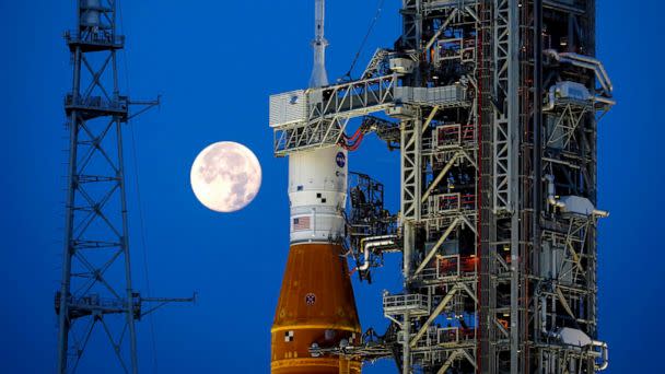 PHOTO: NASA's Artemis I Moon rocket sits at Launch Pad Complex 39B at Kennedy Space Center, in Cape Canaveral, Florida, June 15, 2022. (Eva Marie Uzcategui/AFP via Getty Images, FILE)