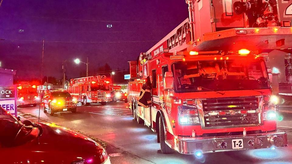 <div>Photos of firetrucks arriving at the scene of a commercial apartment fire in Tacoma on Wednesday. (Photo: The Tacoma Fire Buff Battalion via X)</div>