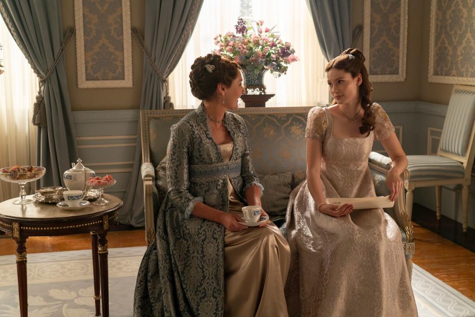 Bridgerton. (L to R) Ruth Gemmell as Lady Violet Bridgerton, Hannah Dodd as Francesca Bridgerton in episode 301 of Bridgerton. Cr. Liam Daniel/Netflix © 2024