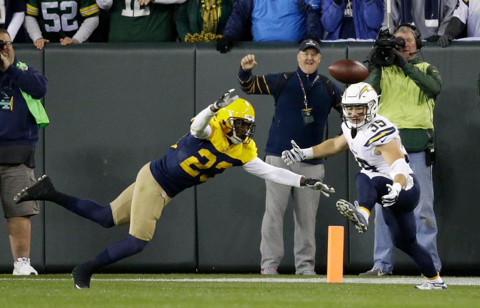 Green Bay Packers defensive back Damarious Randall deflects a pass intended for San Diego Chargers running back Danny Woodhead on the final play.