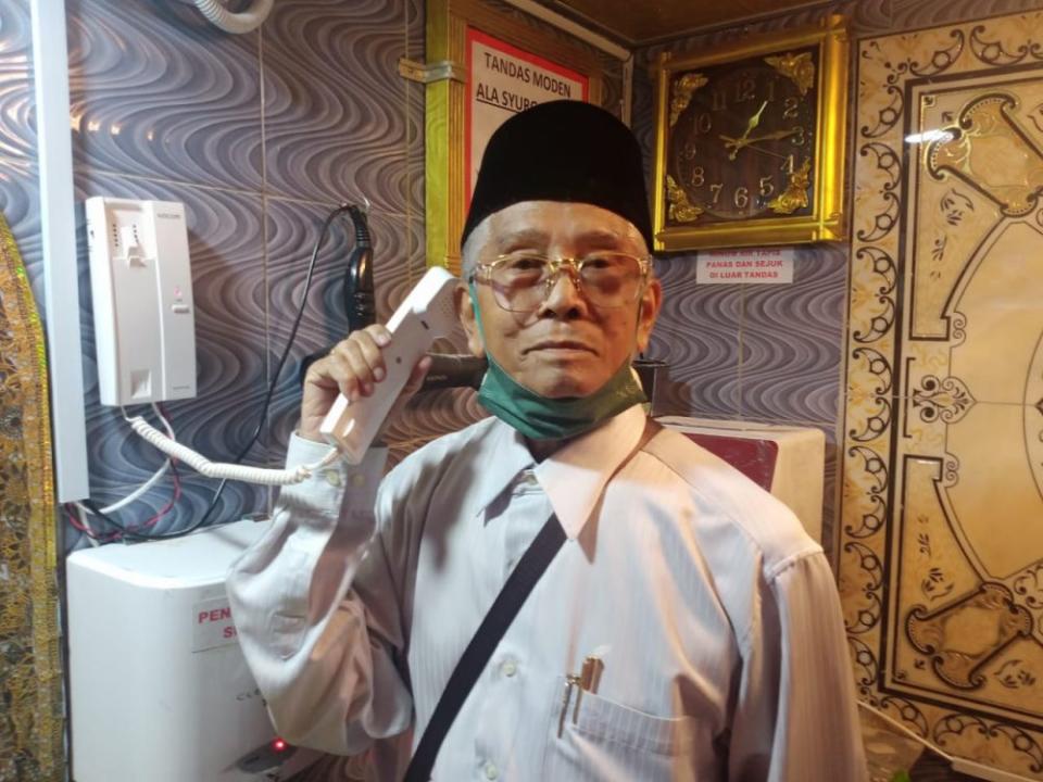 Ahmad wants to change people’s perceptions about public toilets. ―  Picture courtesy of Kelantan Updates