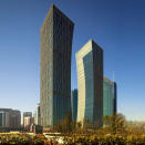 Riviera TwinStar Square, Shanghai houses The Agricultural Bank of China and the China Construction Bank. (Photo © Rogan Coles I http://arquitectonica.com/)