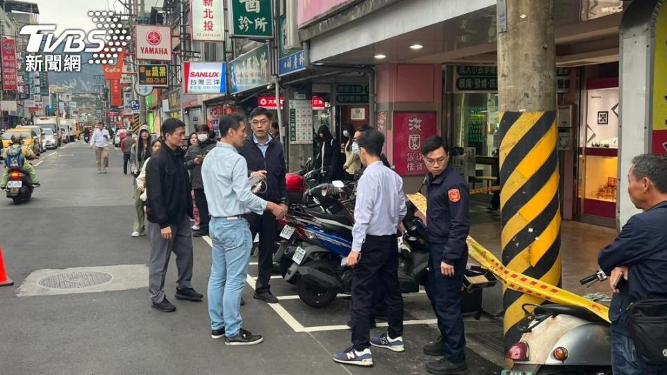 警方到場拉起封鎖線。（圖／TVBS）