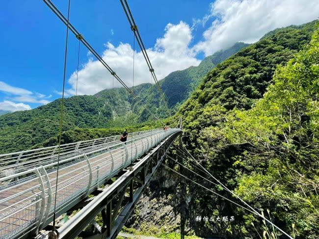 山月吊橋