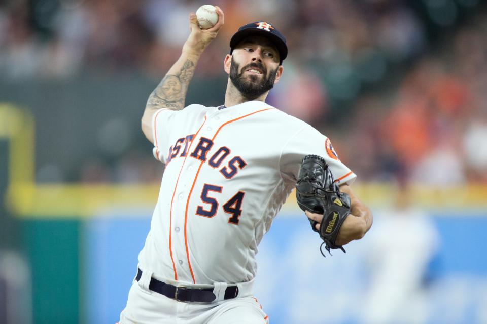 Houston Astros starting pitcher Mike Fiers (54) deliver the pitch in the second inning of a MLB game between the Houston Astros and the Washington Nationals at Minute Maid Park, Wednesday, August 23, 2017.