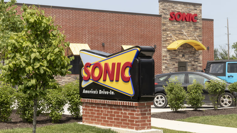 Sonic restaurant sign