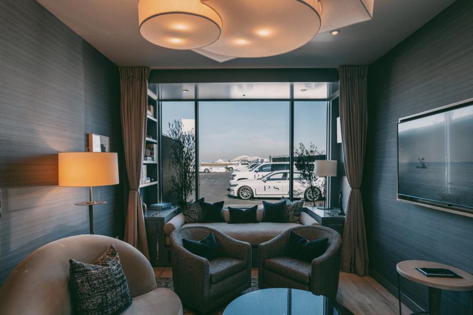 PS (Private Suite) at LAX