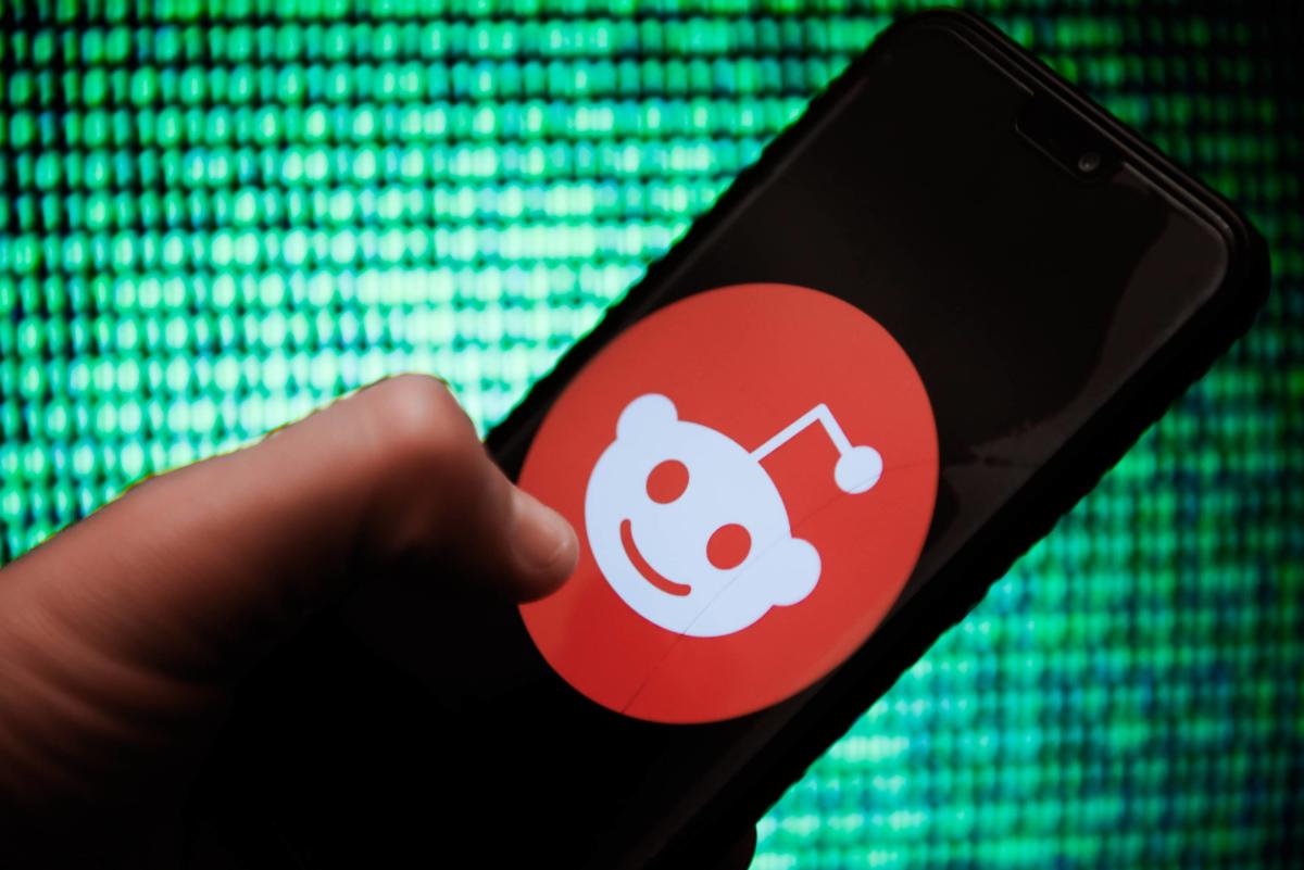 Reddit Bans 'Watch People Die' Subreddit After New Zealand Mosque Video Is  Posted to the Site