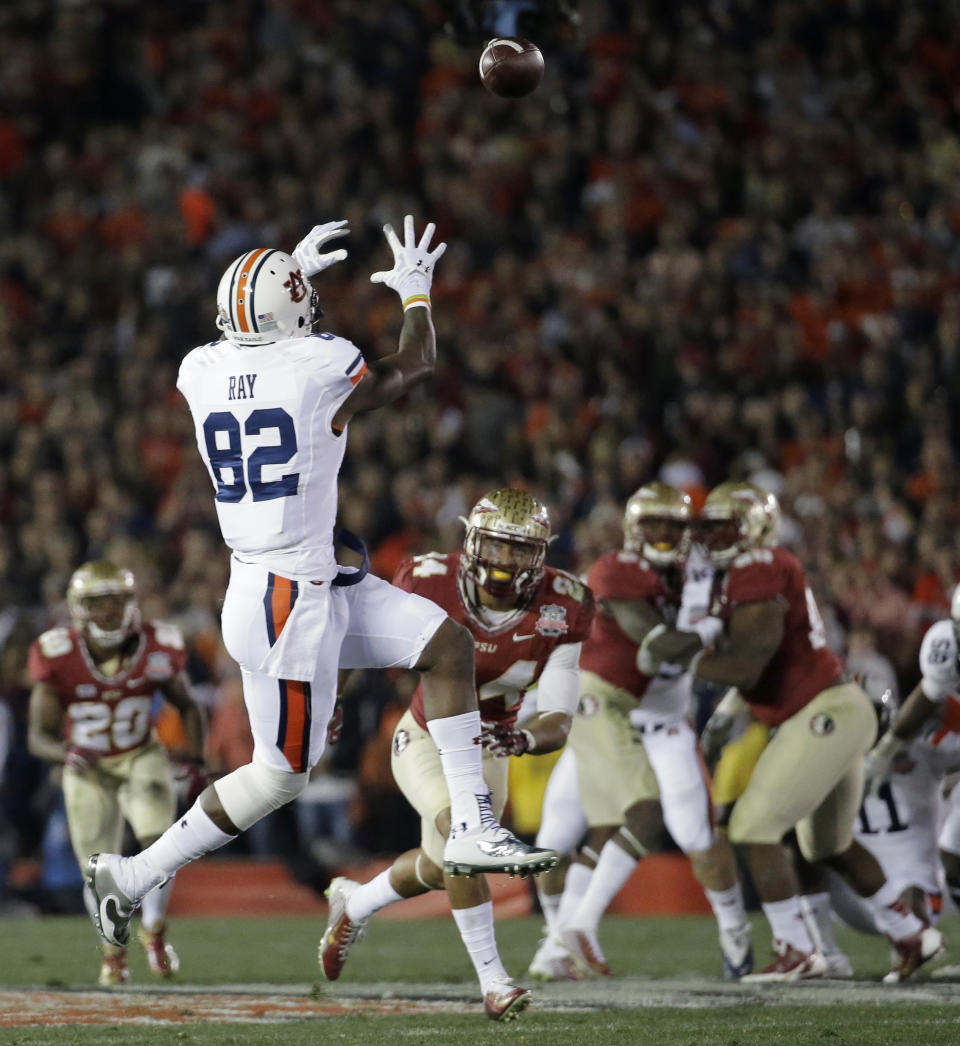 Auburn's Melvin Ray catches touchdown pass during the first half of the NCAA BCS National Championship college football game against Florida State Monday, Jan. 6, 2014, in Pasadena, Calif. (AP Photo/Chris Carlson)