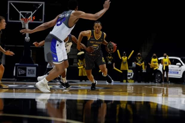 Hamilton Honey Badgers guard Lindell Wigginton finished 25 points, seven rebounds and three assists in Hamilton's 78-76 win over the Niagara River Lions Sunday. (CEBL - image credit)