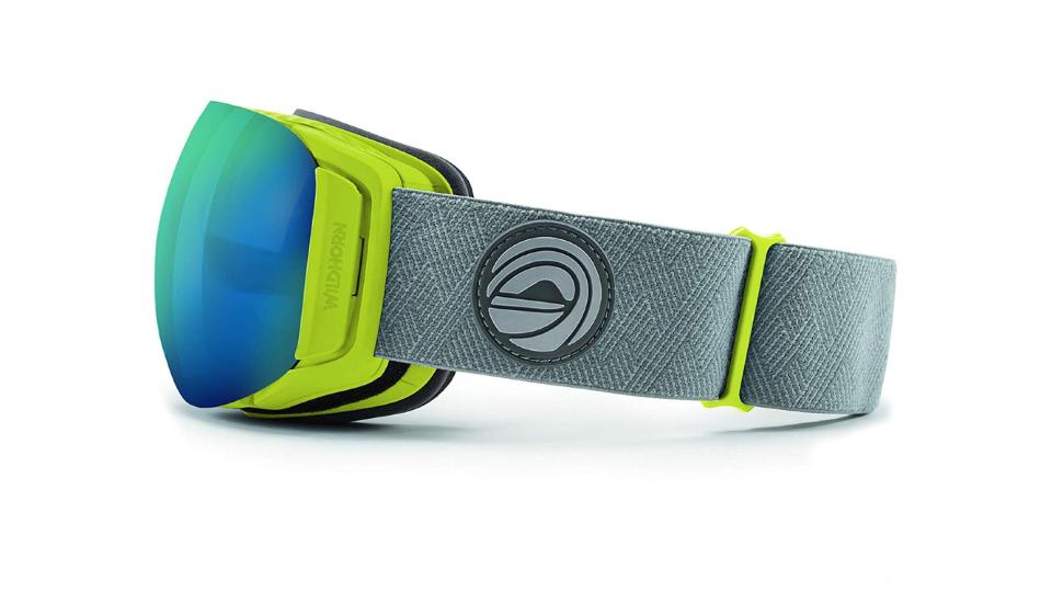  Wildhorn Roca Snowboard & Ski Goggles. (Photo: Amazon)