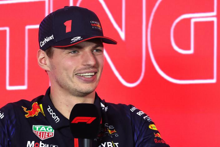 Pembalap Belanda Red Bull Max Verstappen menghadiri konferensi pers pada hari ketiga uji coba pramusim Formula Satu di Sirkuit Internasional Bahrain di Sakhir, pada 25 Februari 2023. (Foto oleh Giuseppe CACACE / AFP) (Foto oleh GIUSEPPE CACACE/AFP melalui Getty Images)