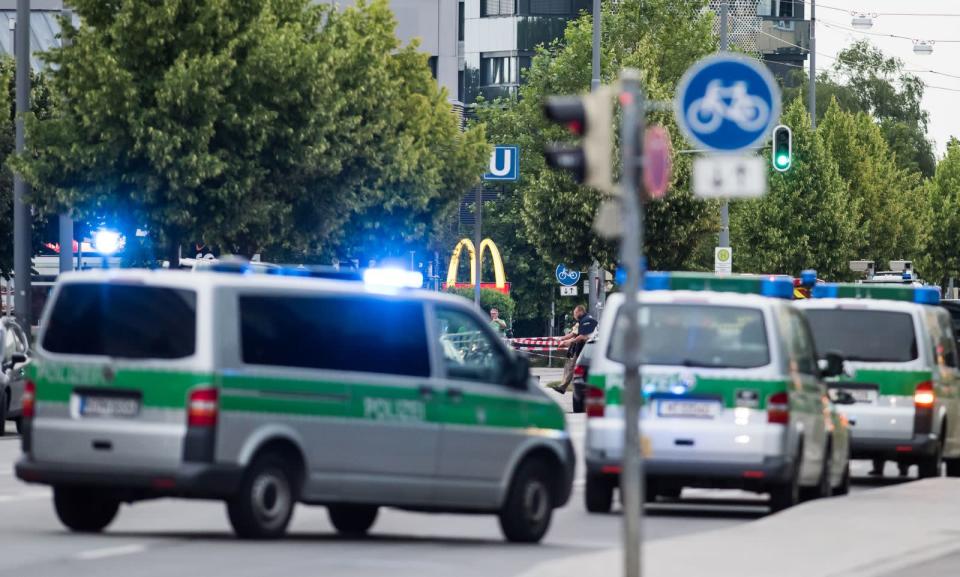 Am 22. Juli 2016 starben neun Menschen bei einem rechtsterroristischen Anschlag am Olympia-Einkaufszentrum in München. (Bild: 2016 Getty Images/Joerg Koch)