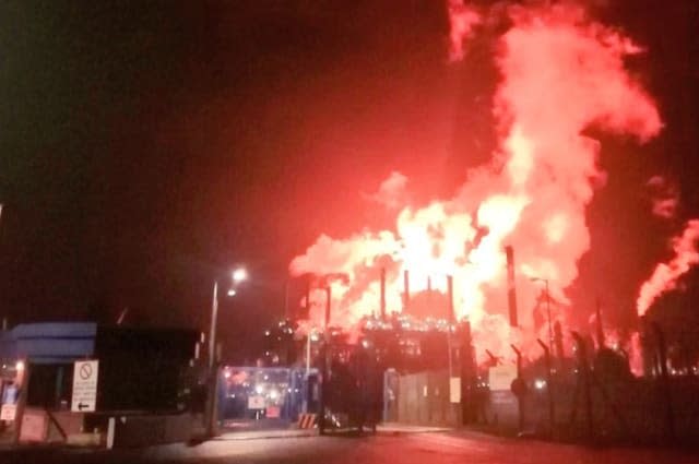 Mossmorran chemical plant workers walk out after 'intense flaring'