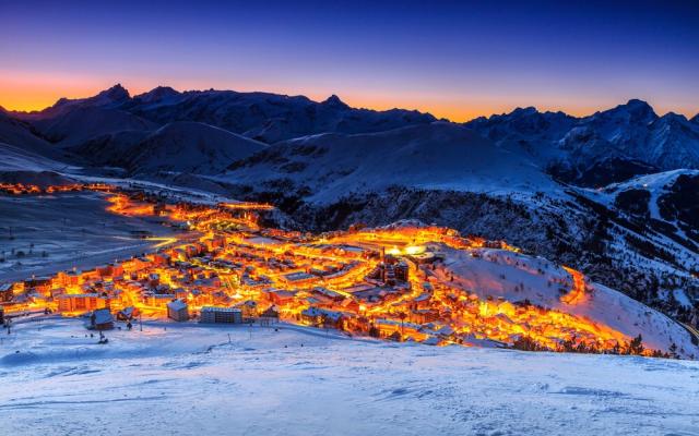 The Ultimate Guide to Alpe d'Huez - Top Snow Travel