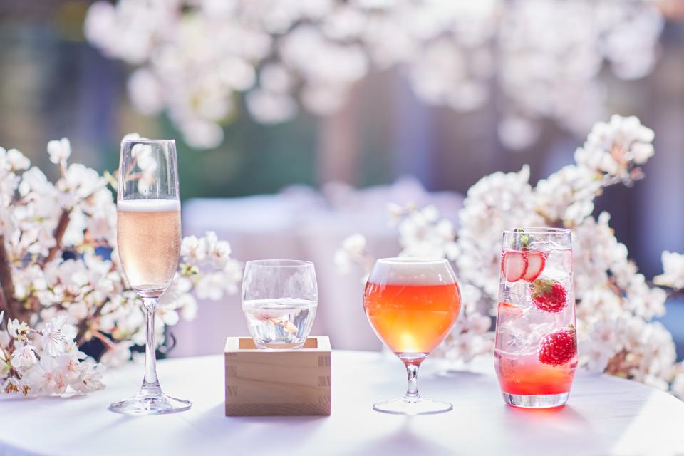 Hokkaido Tourism ｜ Hoshino TOMAMU will be changing into spring clothes on April 26th and will have a limited edition cherry blossom afternoon tea.