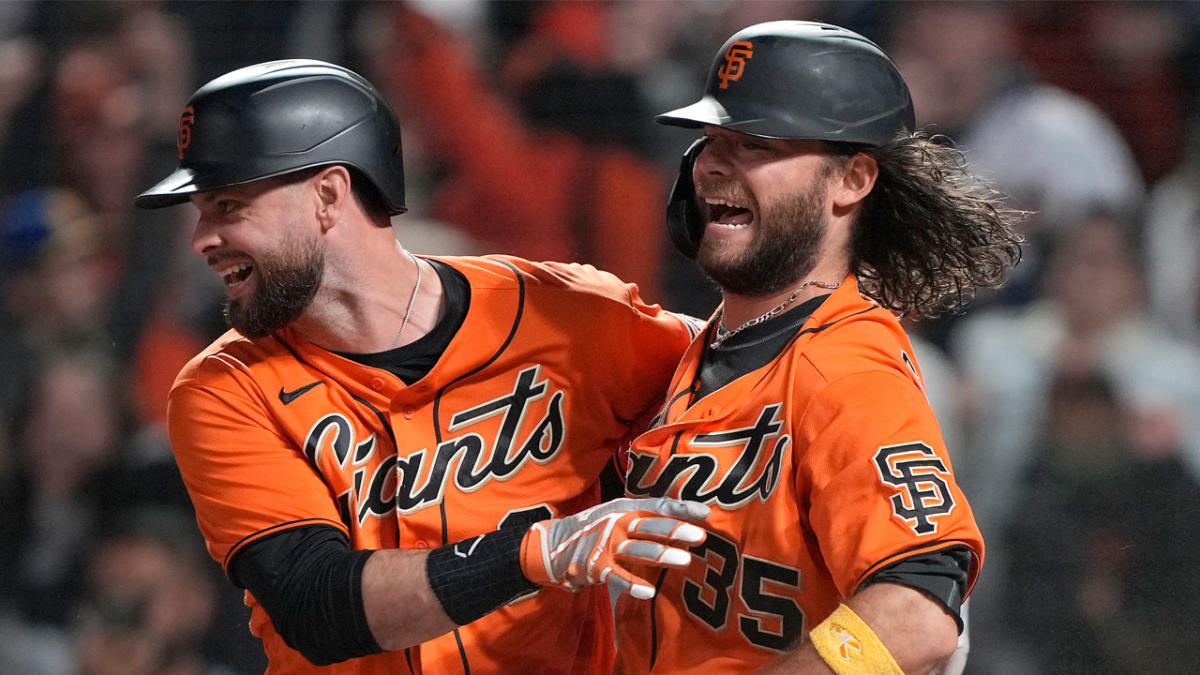 Giants' Brandon Crawford trolls Brandon Belt, has fun with walkup songs