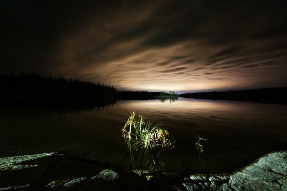spooky urban legends   creepy lake at night