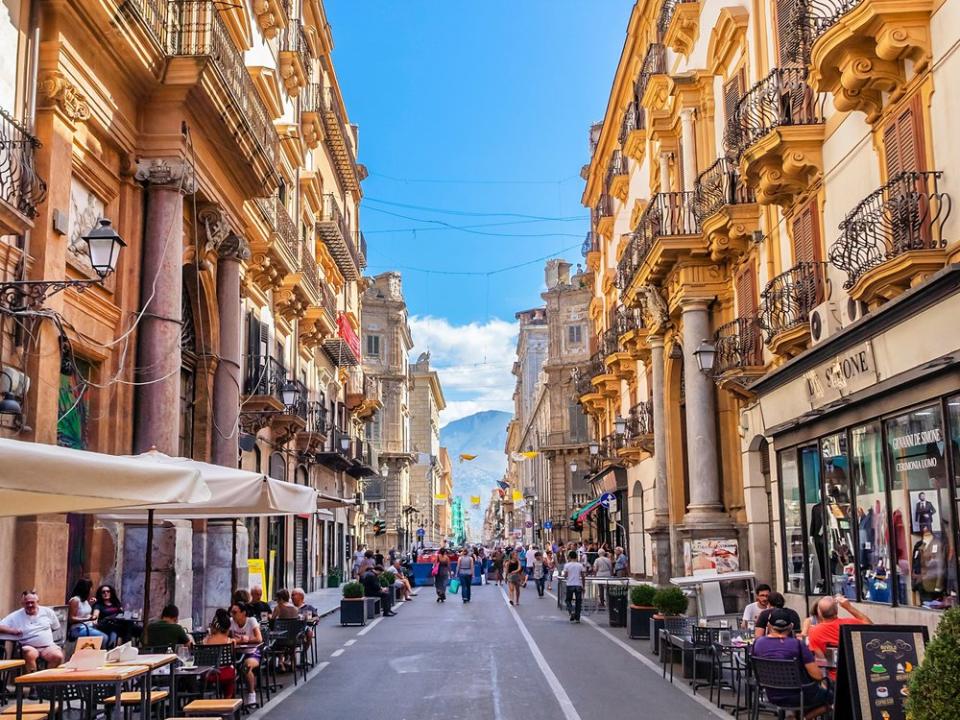 Palermo gilt für viele als günstige Alternative zu Lissabon - also als "Destination Dupe". (Bild: Kiev.Victor/Shutterstock)