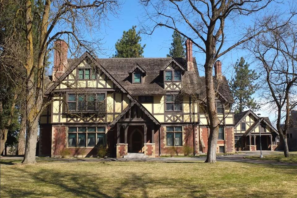 CAMPBELL HOUSE. https://www.northwestmuseum.org/exhibitions/campbell-house/