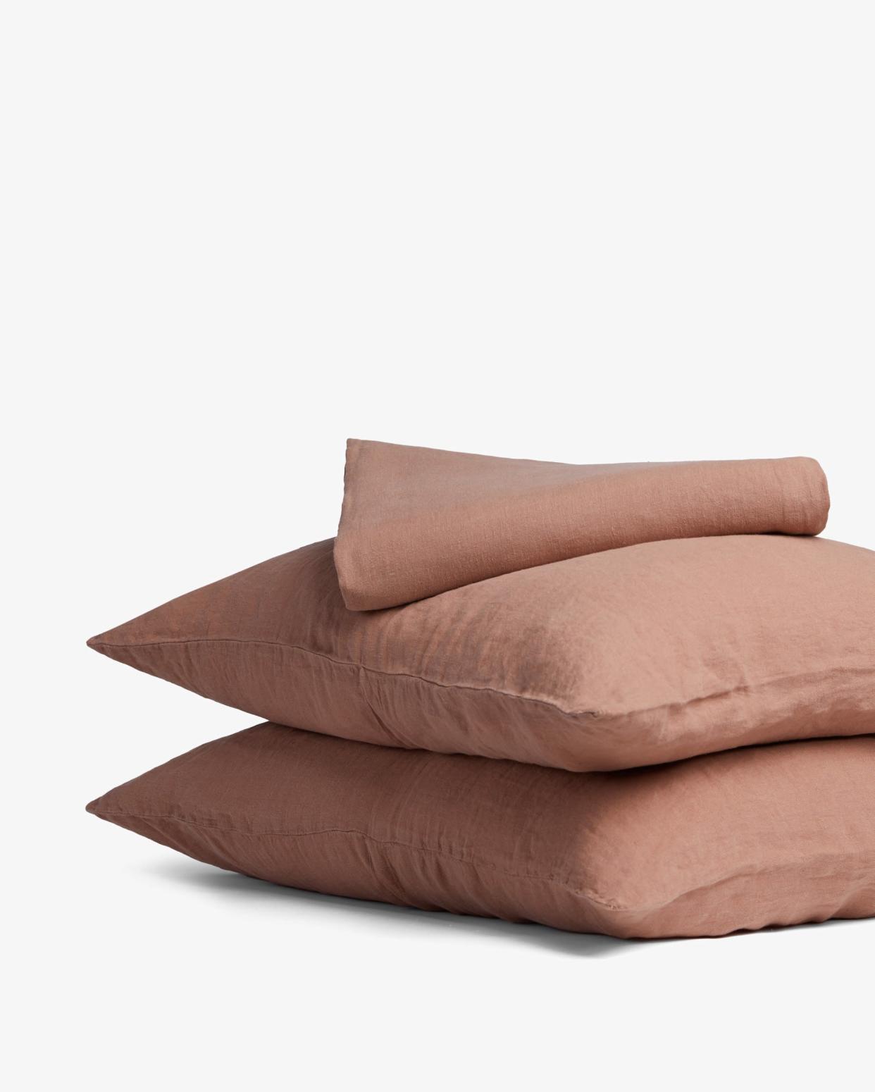 <p><a href="https://go.redirectingat.com?id=74968X1596630&url=https%3A%2F%2Fwww.parachutehome.com%2Fproducts%2Flinen-sheet-set&sref=https%3A%2F%2Fwww.menshealth.com%2Ftechnology-gear%2Fg45307411%2Fbest-cooling-sheets-for-hot-sleepers%2F" rel="nofollow noopener" target="_blank" data-ylk="slk:Shop Now;elm:context_link;itc:0;sec:content-canvas" class="link rapid-noclick-resp">Shop Now</a></p><p>Linen Sheet Set</p><p>parachutehome.com</p><p>$189.00</p><span class="copyright">Courtesy of Retailer</span>