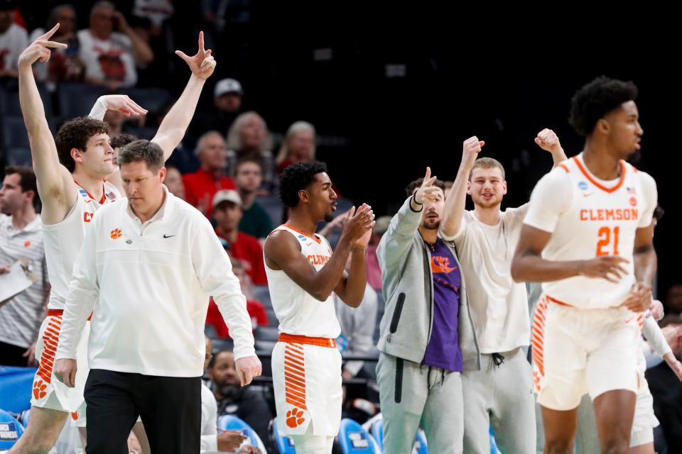 Will Clemson basketball beat Baylor in the NCAA Tournament? March Madness picks, predictions and odds weigh in on the second-round game.