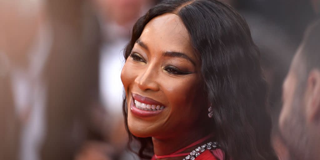 <span class="caption">Naomi Campbell Flaunts Abs, Underboob In New Pics</span><span class="photo-credit">Gareth Cattermole - Getty Images</span>