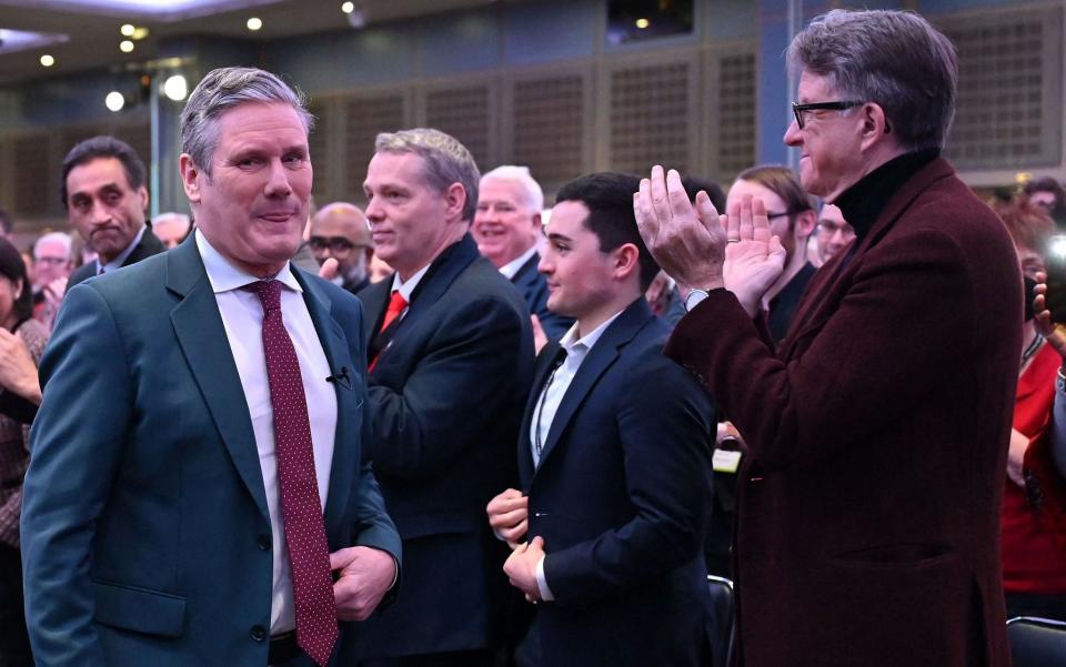 Lord Mandelson applauds Sir Keir following a speech by the Labour leader in London last year