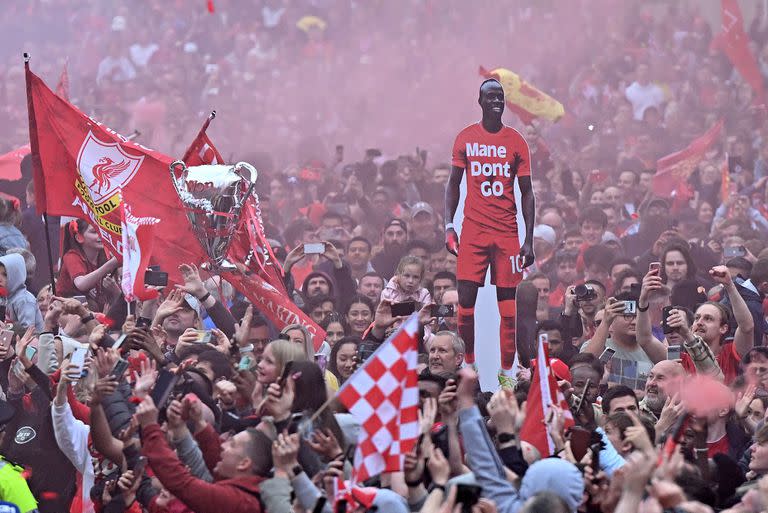 Los hinchas de Liverpool le piden a Mané que no se vaya