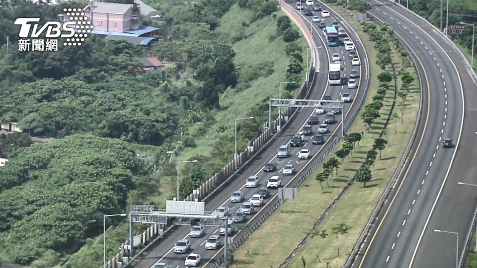 今（11）日為春節連續假期年初二，今日0-5時平均交通量為9.7百萬車公里。（圖／TVBS資料照）