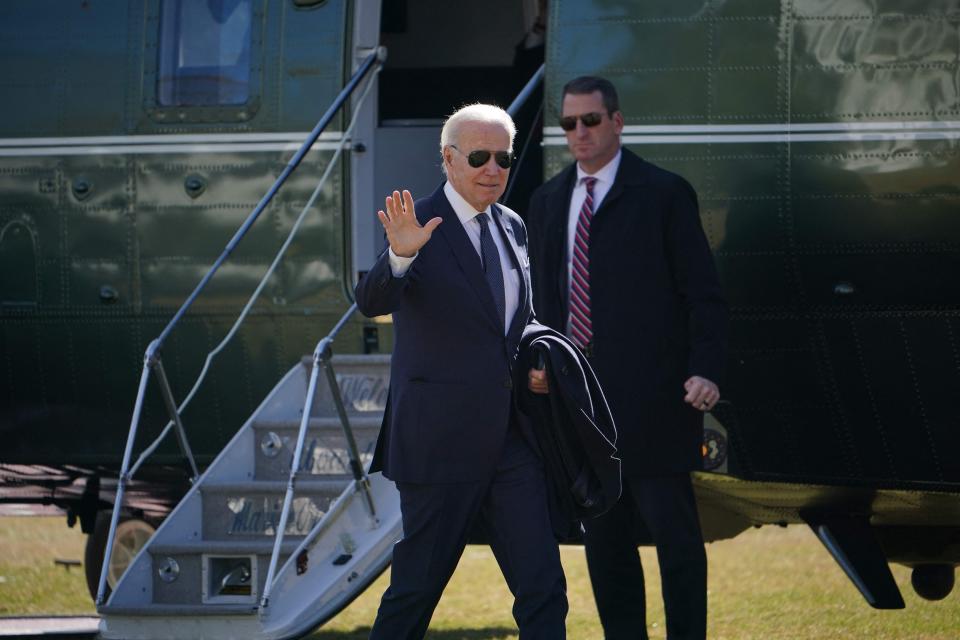 US President Joe Biden steps off Marine One upon arrival on the South Lawn of the White House in Washington, DC on January 16, 2023. - Biden returned to Washington after spending the weekend in Wilmington, Delaware.