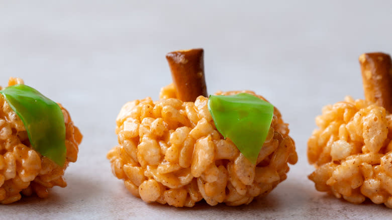 Rice Krispie treat pumpkins