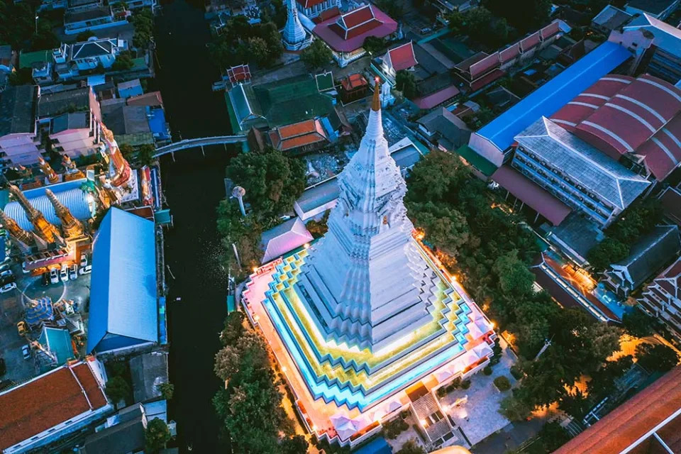 水門寺白色佛塔（Image Source : Getty Creative/iStockphoto）