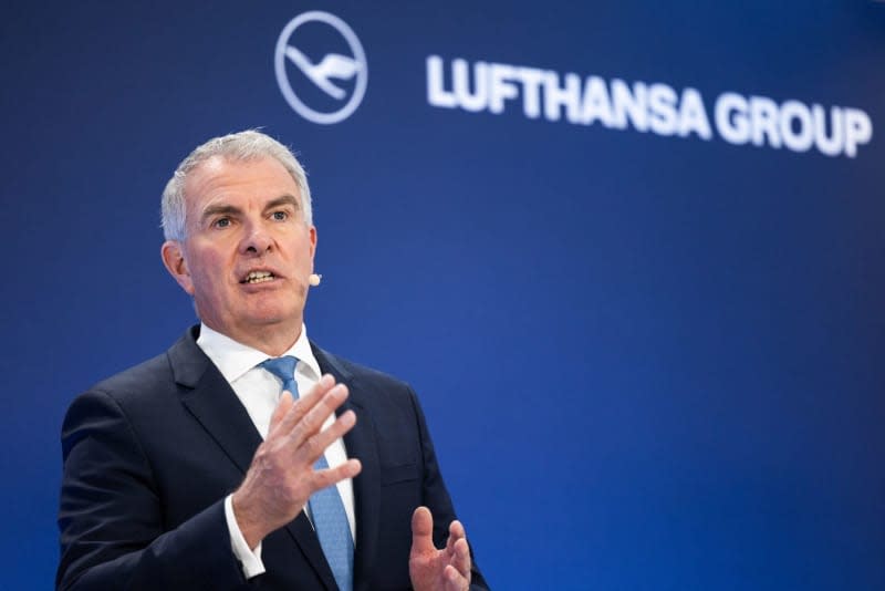 Carsten Spohr, Chairman of the Executive Board and CEO of Deutsche Lufthansa AG, speaks to journalists. At its annual press conference, the Lufthansa Group provides information about the past financial year 2023. Lando Hass/dpa